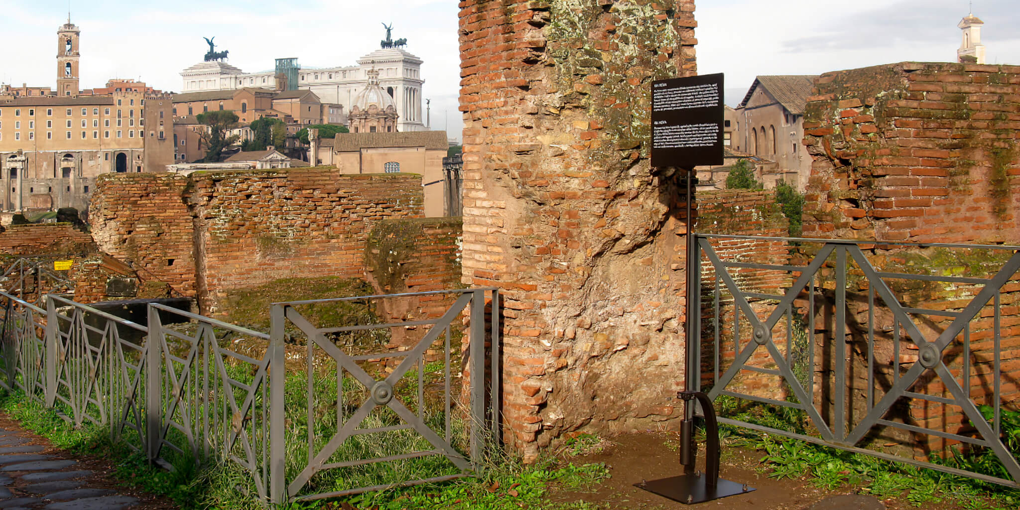 La realizzazione e l'allestimento di tutta la segnaletica per tutta l'area del Foro Romano. Scopri il progetto